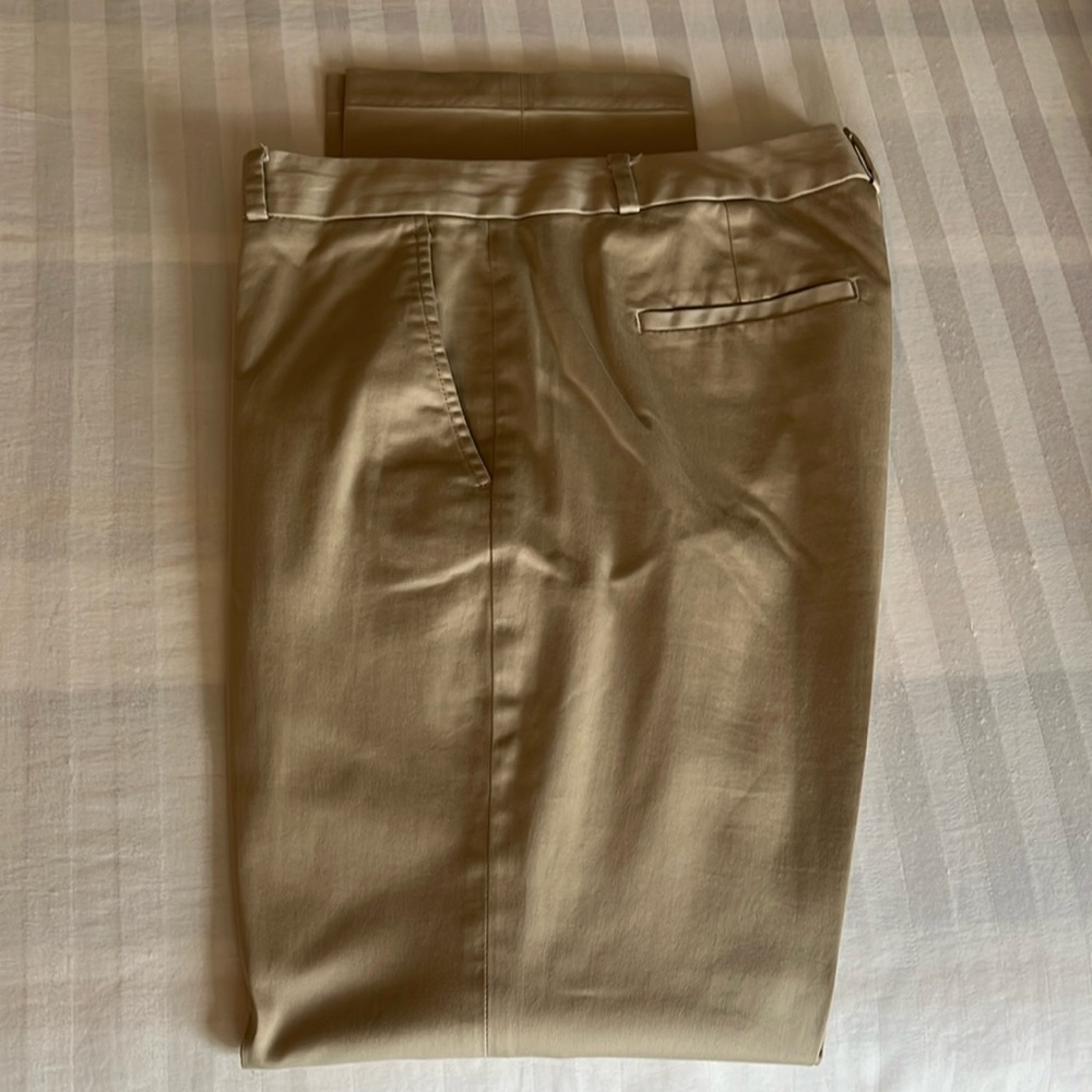 Women’s size 8 Banana Republic slacks/trousers/pants. Like knew!